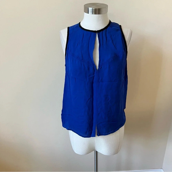 ALC B Blue Silk Keyhole Neck Sleeveless Top 17907 - Picture 2 of 9